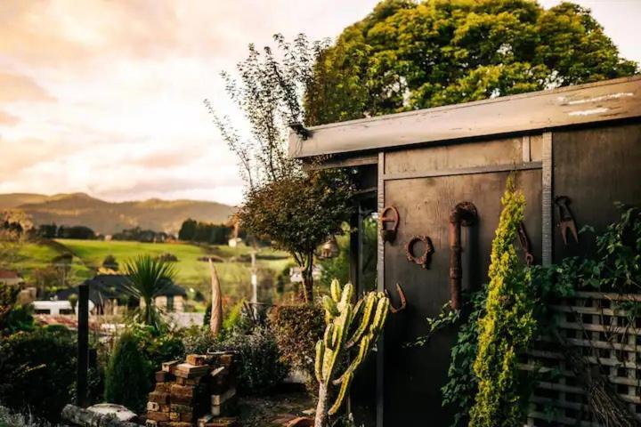 Starry Nights Cabin Fever Waikino Екстериор снимка